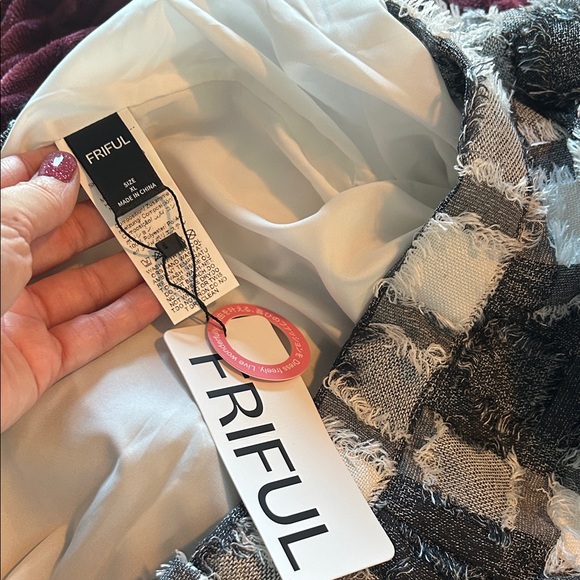 Chic Black and White Checkered Skirt - Picture 13 of 14